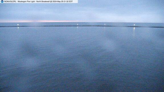 [Live Webcam Image from Muskegon Pier Light, MI Met Station Camera 1]