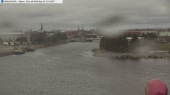 [Live Webcam Image from Alpena, MI Met Station Camera 5]