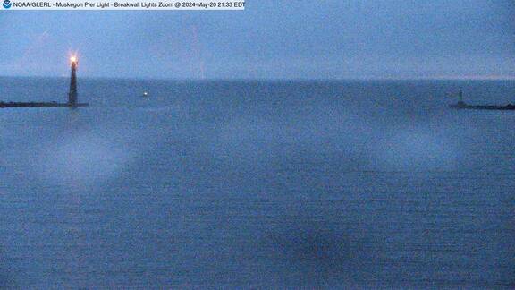 [Live Webcam Image from Muskegon Pier Light, MI Met Station Camera 5]