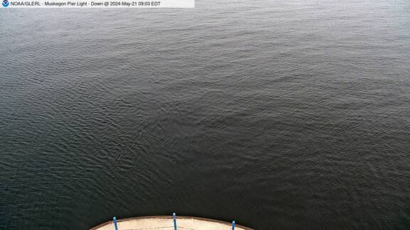 [Live Webcam Image from Muskegon Pier Light, MI Met Station Camera 6]