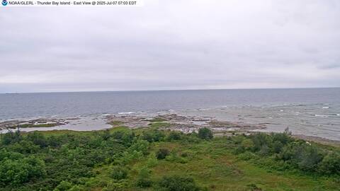 [Thunder Bay Island WebCam Image, frame 33]